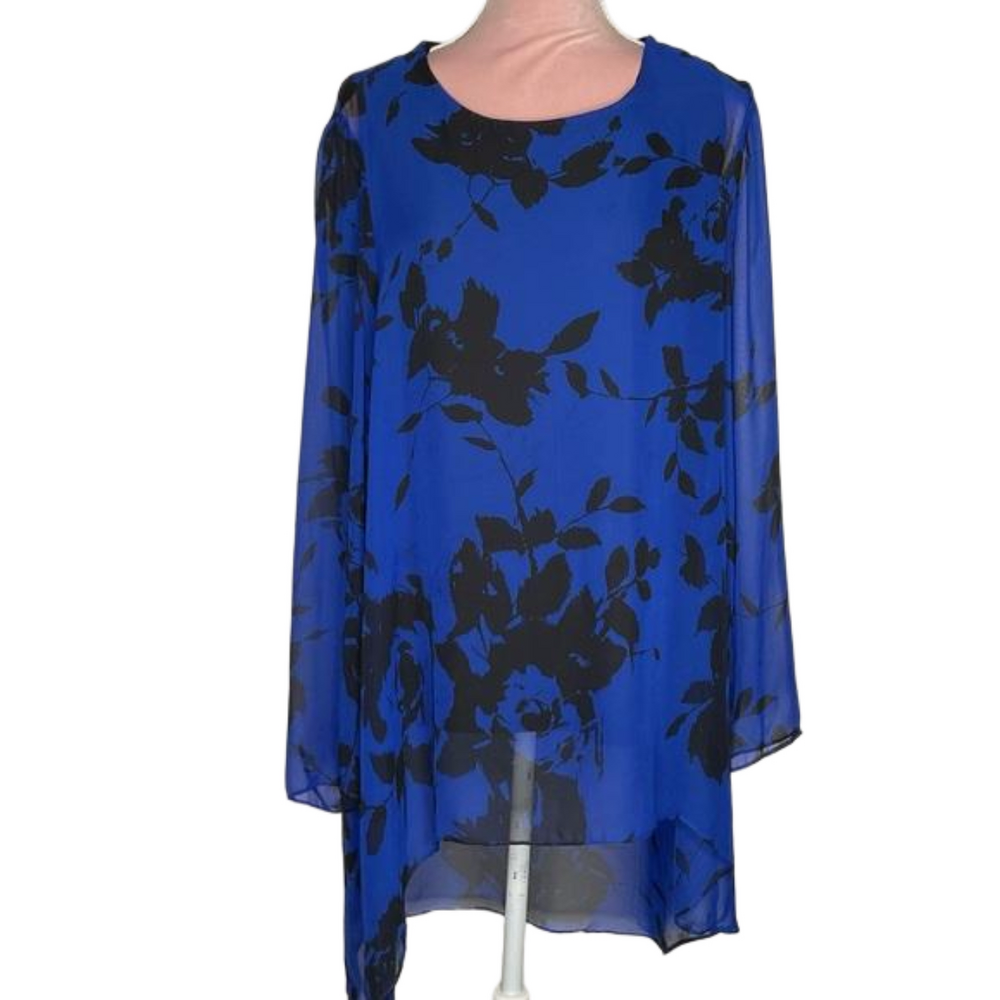 Compli‎ K gorgeous high low blouse.